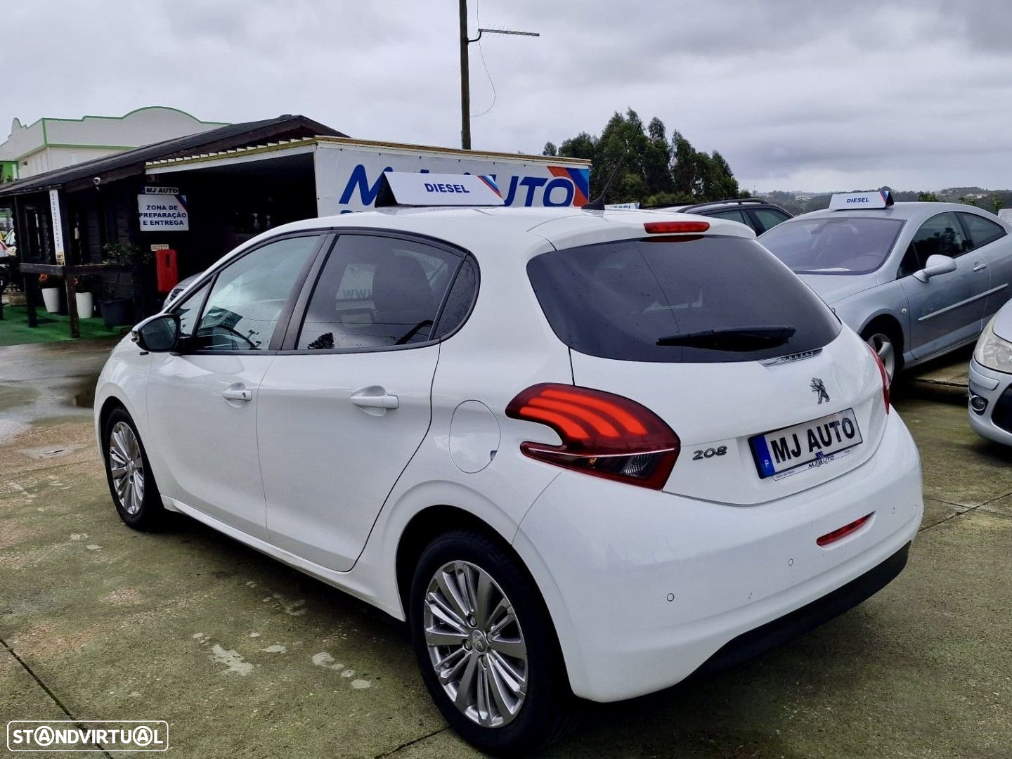 Peugeot 208 1.5 BlueHDi Signature - 3