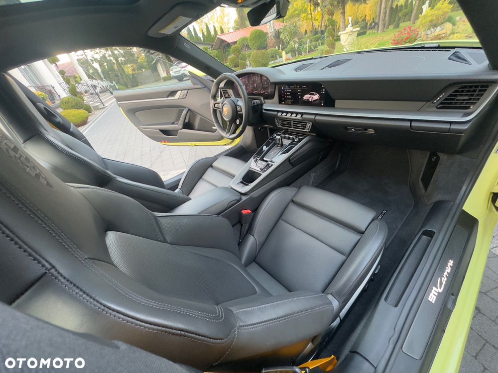 Porsche 911 Carrera - 15