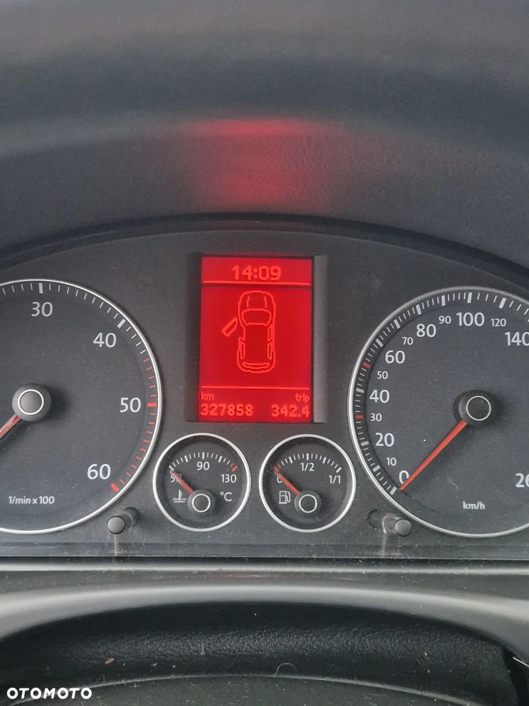 Volkswagen Touran - 3