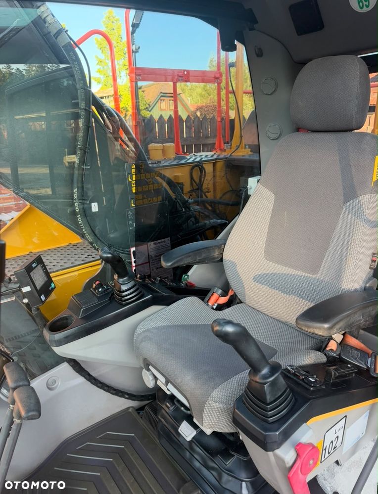 Volvo EC220El - 13
