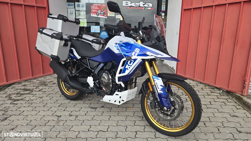 Suzuki DL 800 Heritage Tourer - 1