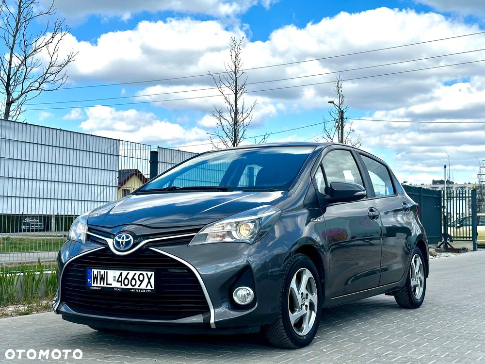 Toyota Yaris Hybrid 100 Selection Passion - 12