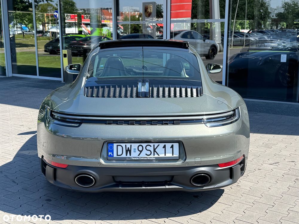 Porsche 911 Carrera 4 GTS - 9