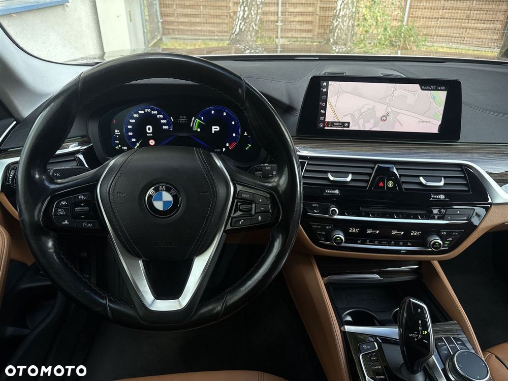 BMW Seria 5 530d xDrive - 9
