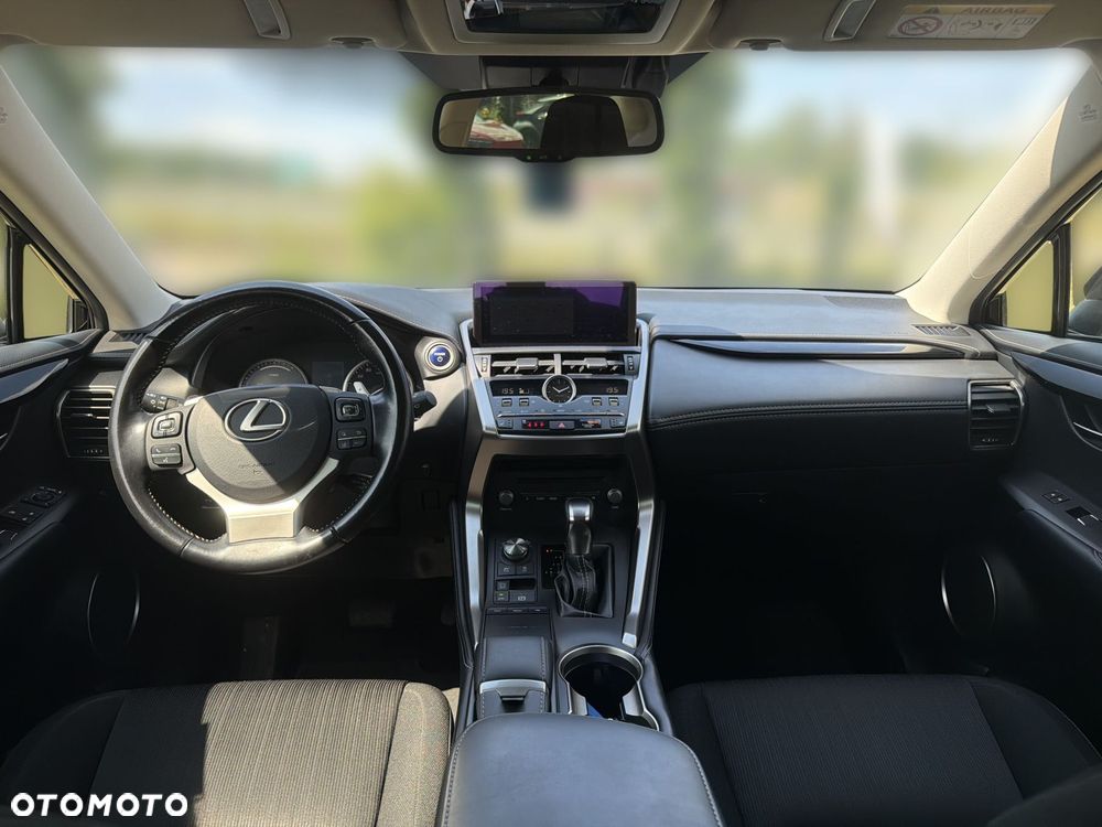 Lexus NX 300h Business Edition AWD - 12