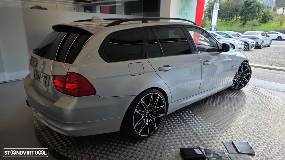 BMW 320 d EfficientDynamics Navigation - 23