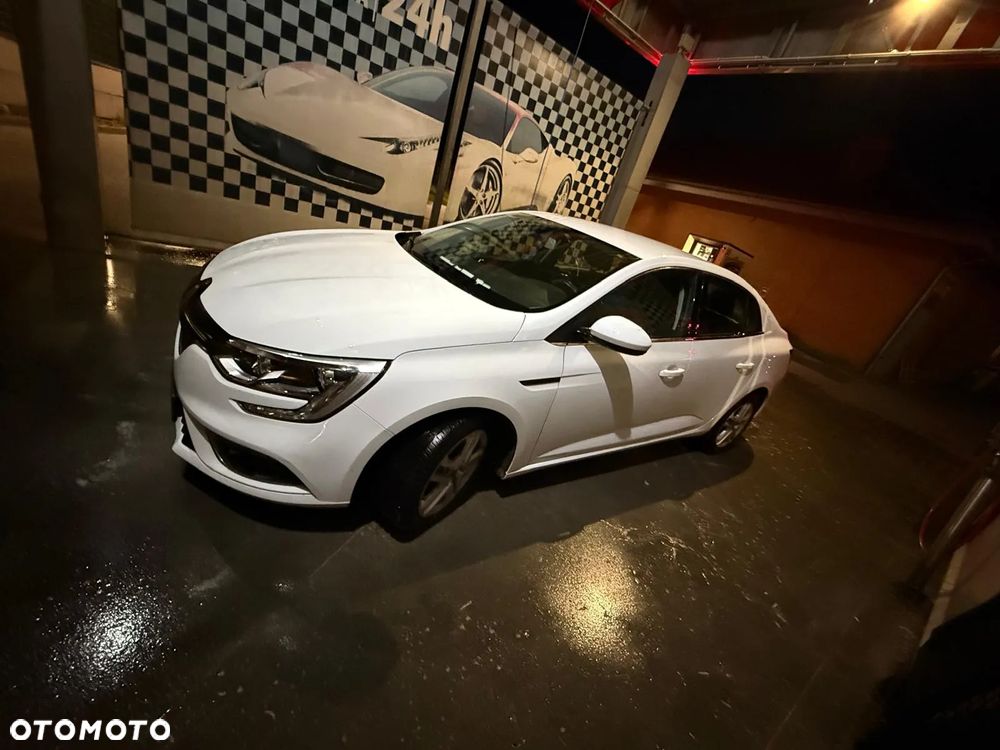Renault Megane 1.6 SCe Zen - 10