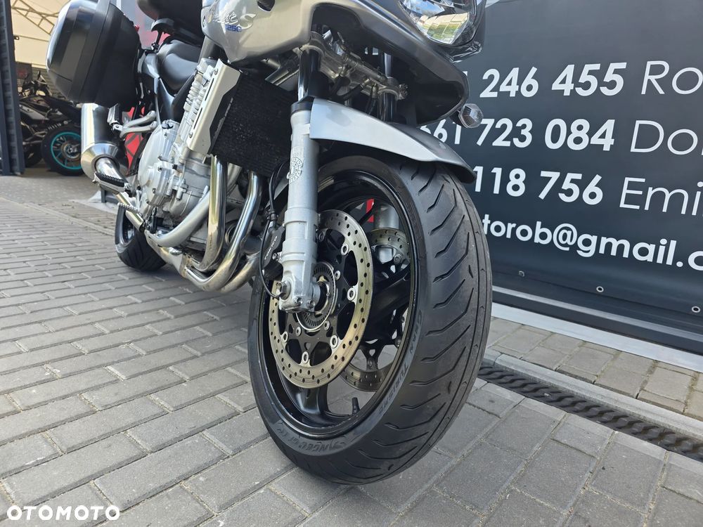 Suzuki Bandit - 25