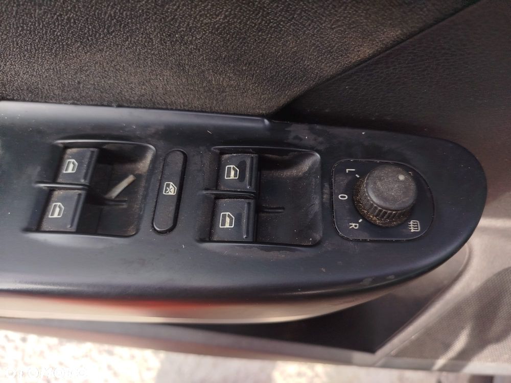 Volkswagen Passat - 8