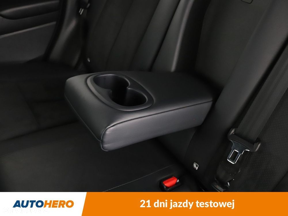 Mitsubishi Eclipse Cross - 37