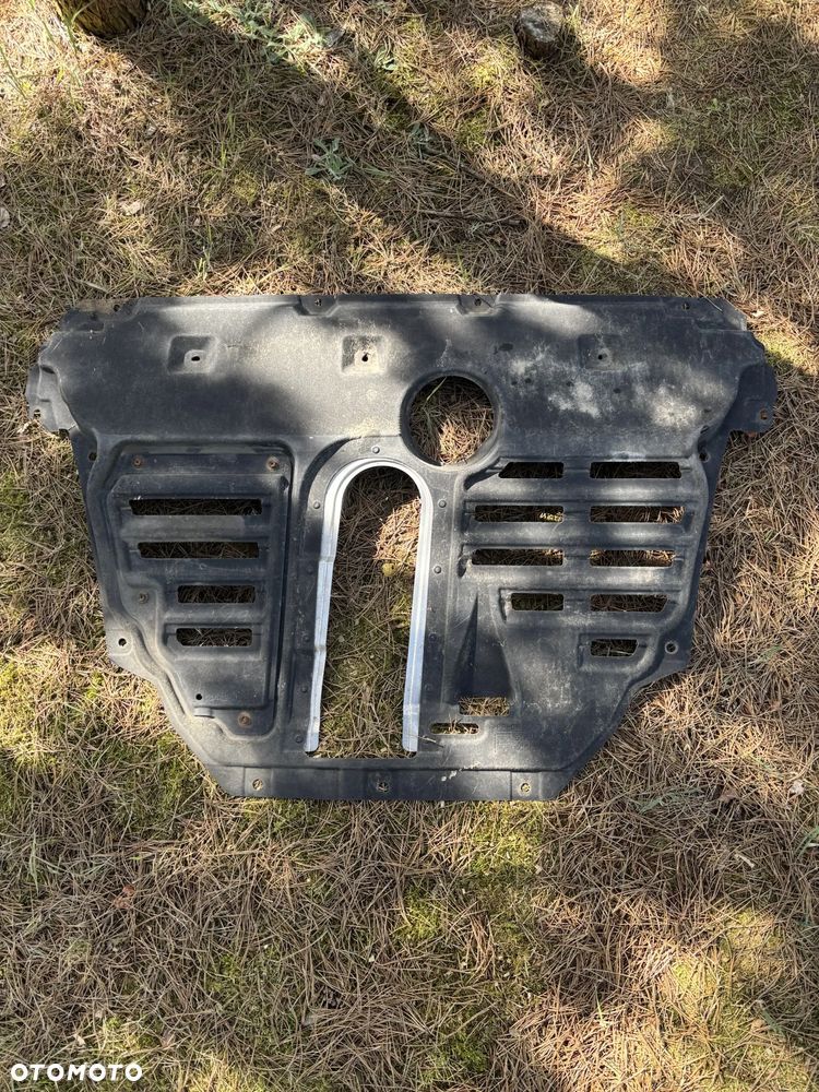 Osłona pod silnik Toyota Rav 4, 2013 w góre