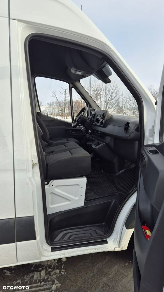 Mercedes-Benz Sprinter - 15