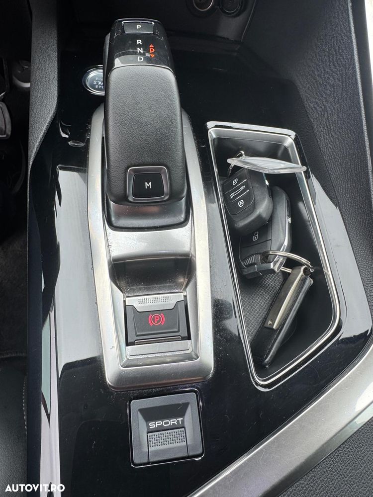 Peugeot 3008 PureTech 130 Stop & Start GPF EAT8 Active Business-Paket - 12