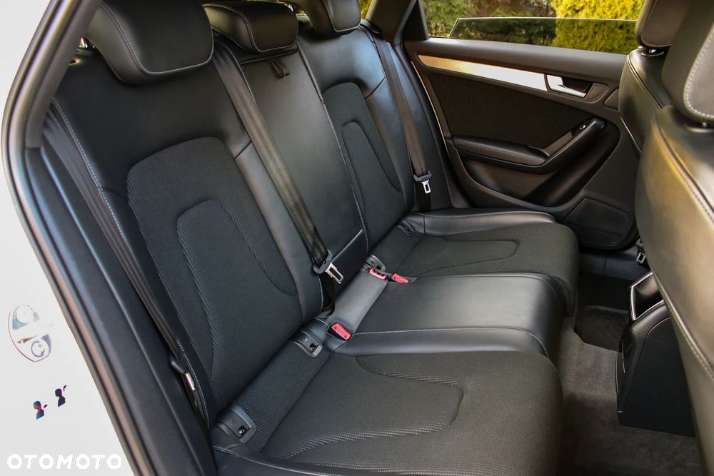 Audi A4 Avant 2.0 TDI DPF multitronic S line Sportpaket - 23