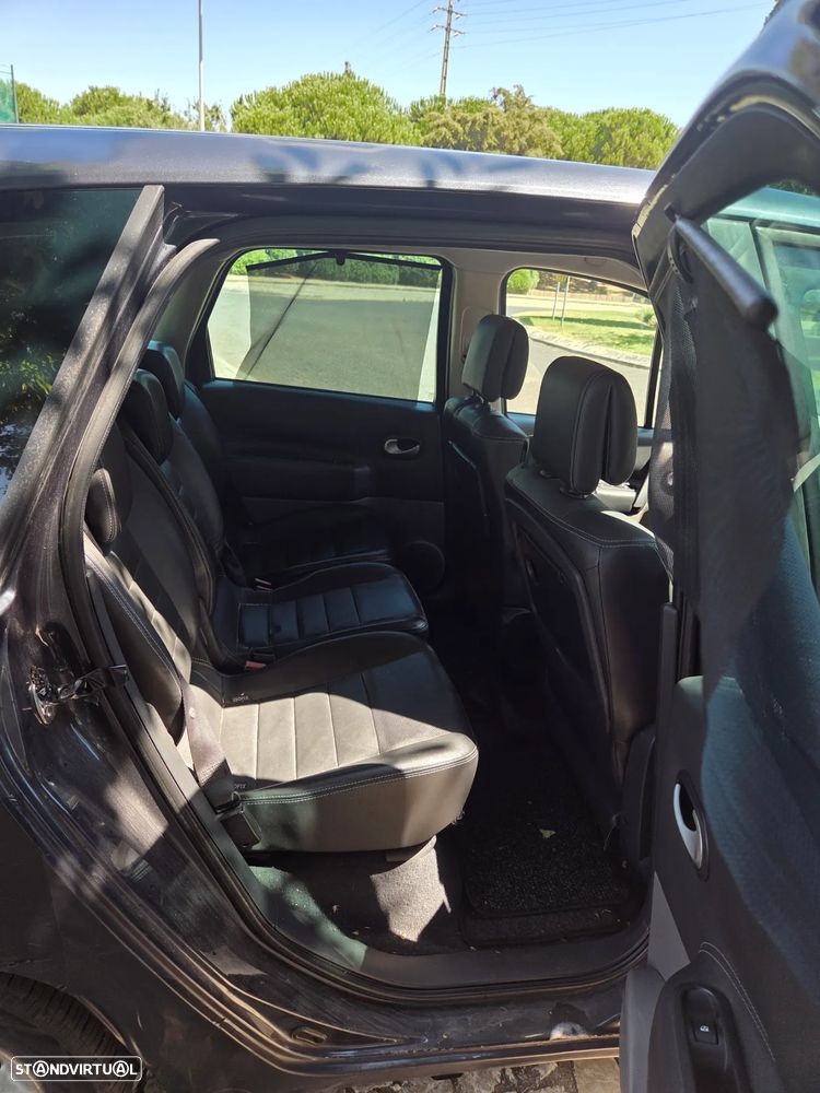 Renault Mégane Scénic - 10