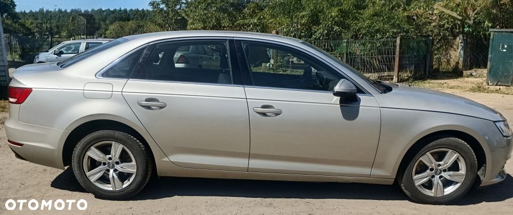 Audi A4 Limousine - 4