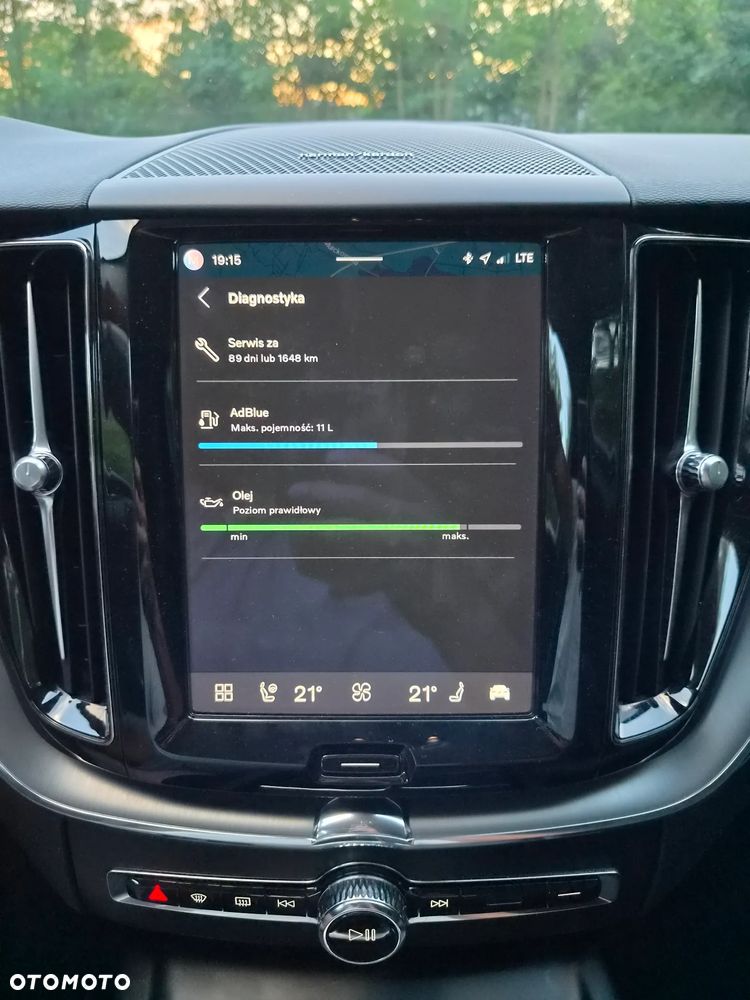 Volvo XC 60 B4 D AWD Momentum Pro - 19