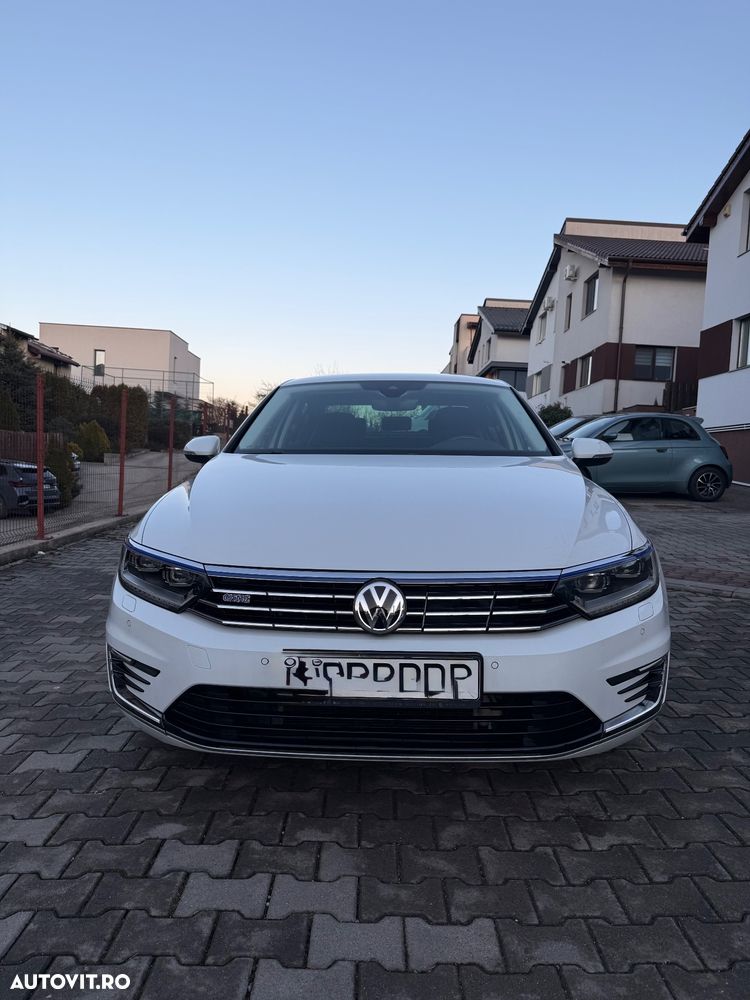 Volkswagen Passat - 2