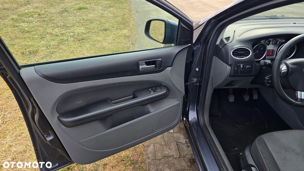 Ford Focus 1.6 Ti-VCT Ghia - 27