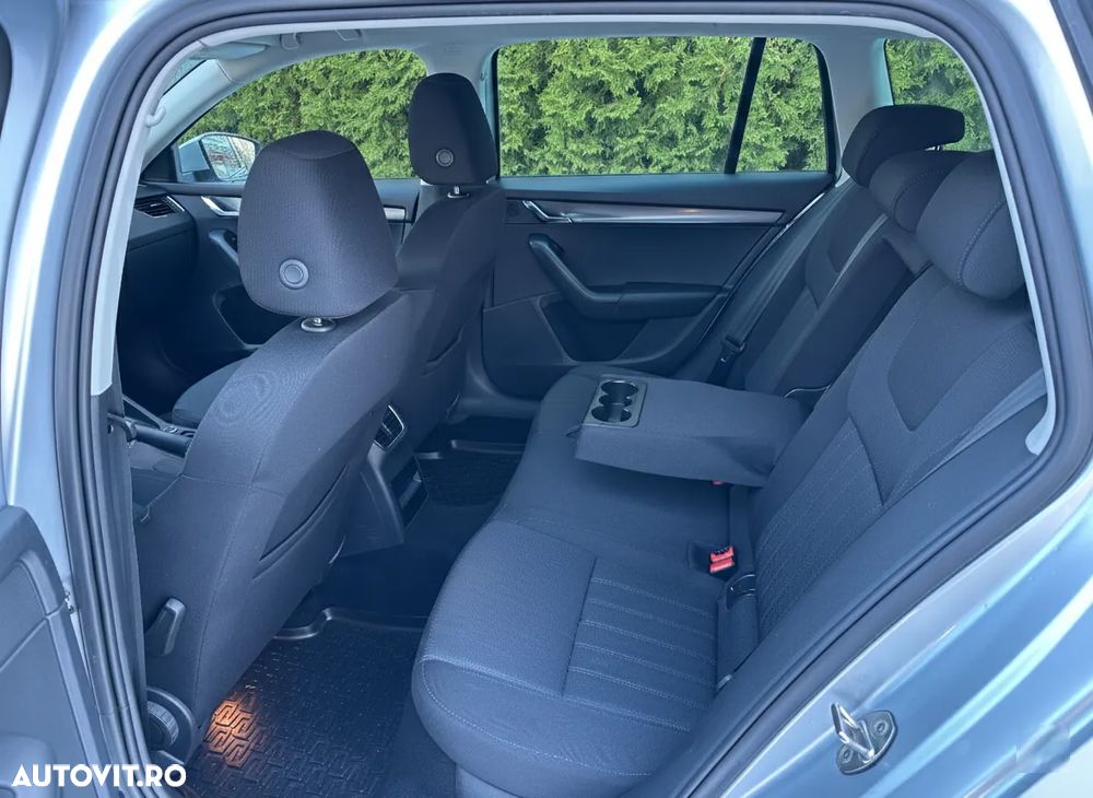 Skoda Octavia 2.0 TDI DSG Ambition - 13