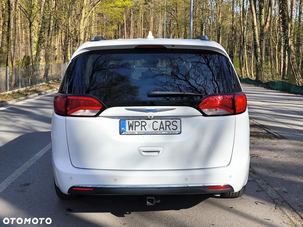 Chrysler Pacifica - 4