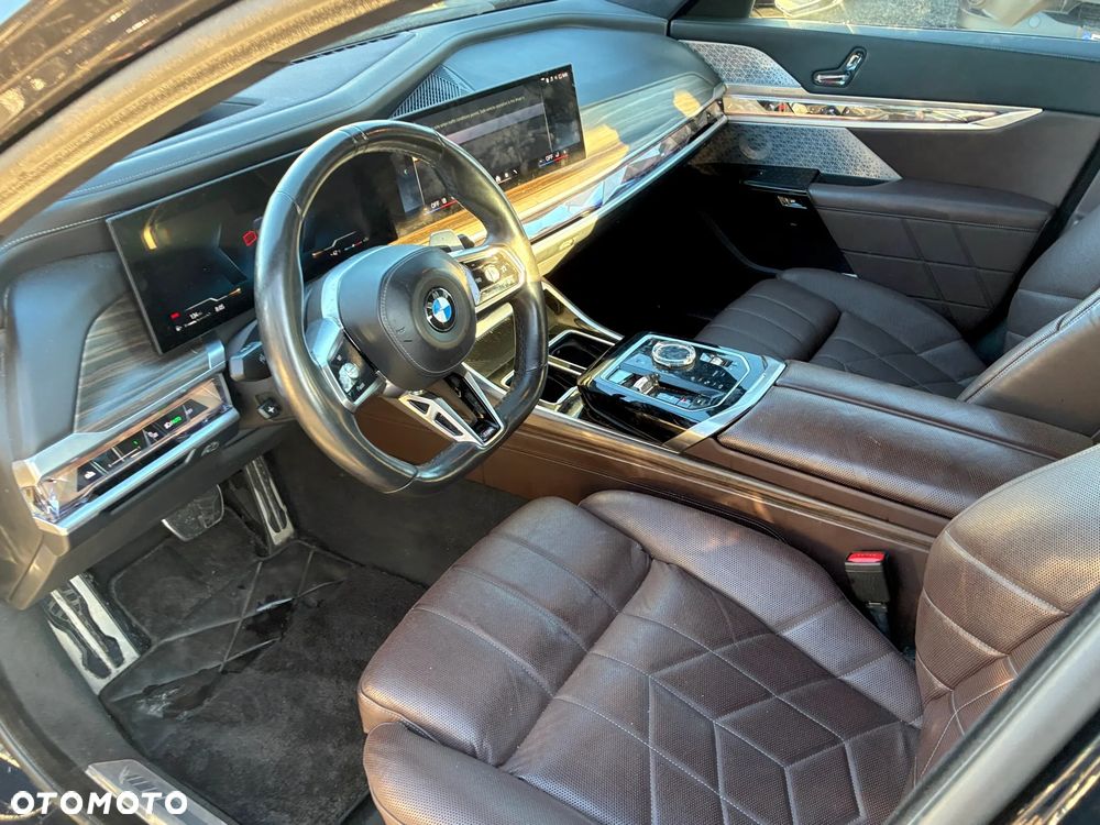 BMW Seria 7 - 11