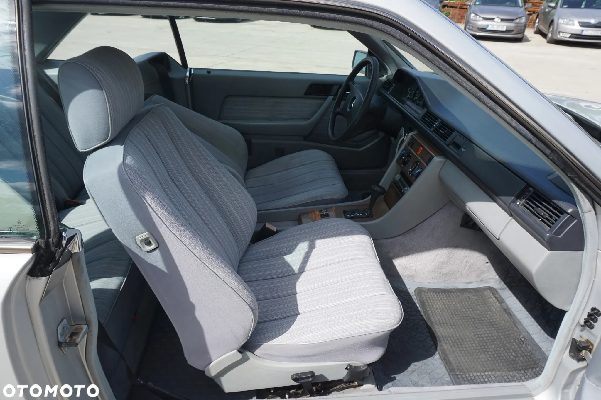 Mercedes-Benz W124 (1984-1993) - 13