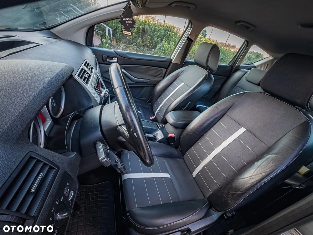 Ford Kuga - 15