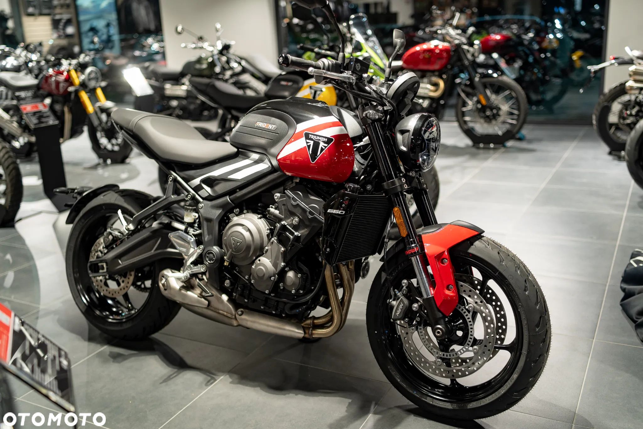 Triumph Trident - 1