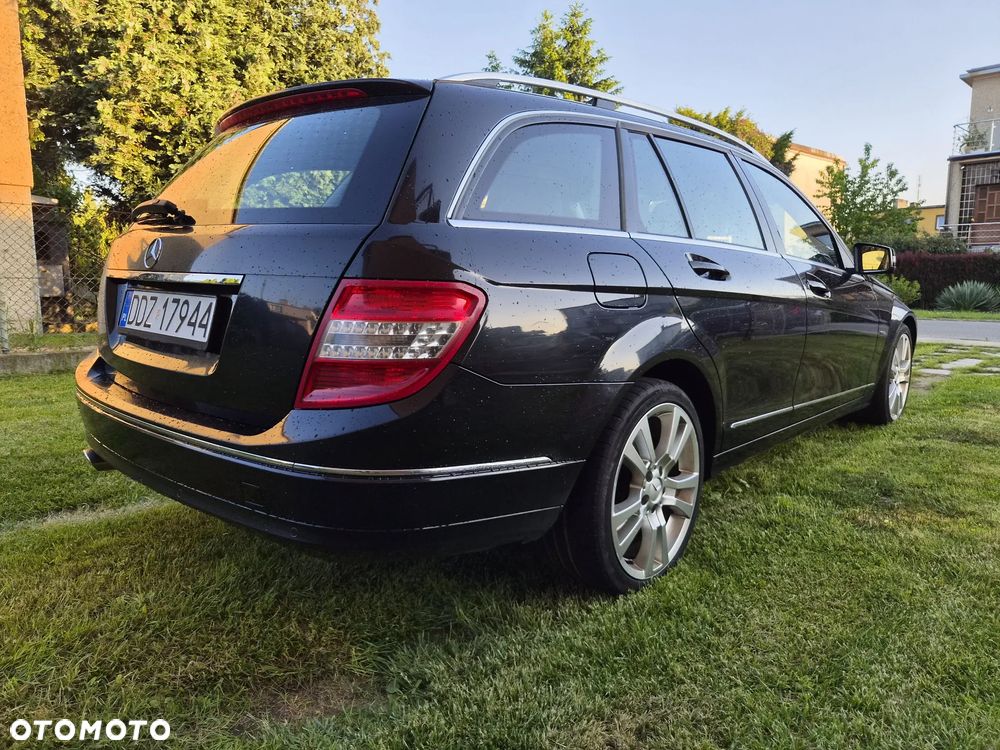 Mercedes-Benz C-Class 2010 photo 5