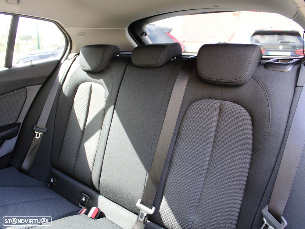 BMW 116 d Pack Essence - 54