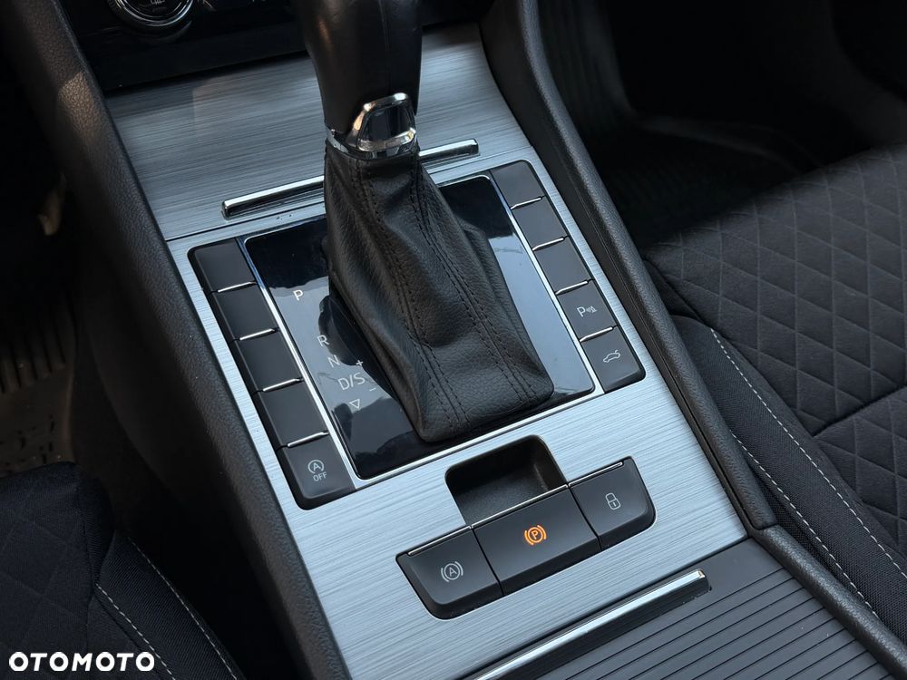 Skoda Superb 2.0 TDI SCR Ambition DSG - 24