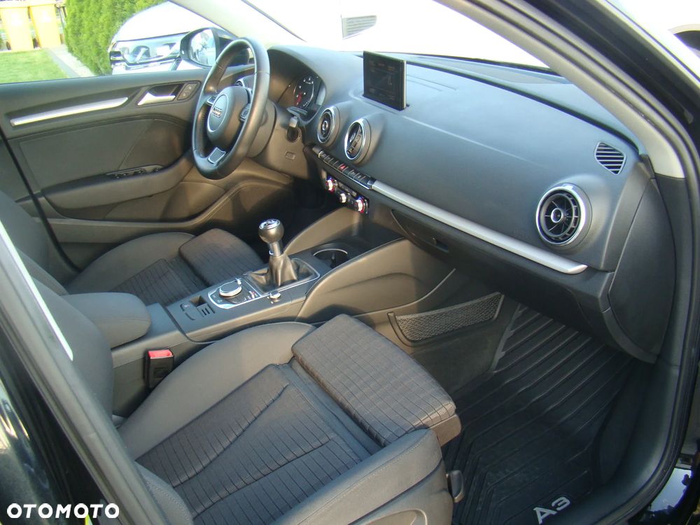 Audi A3 Sportback 1.8 TFSI Attraction - 32