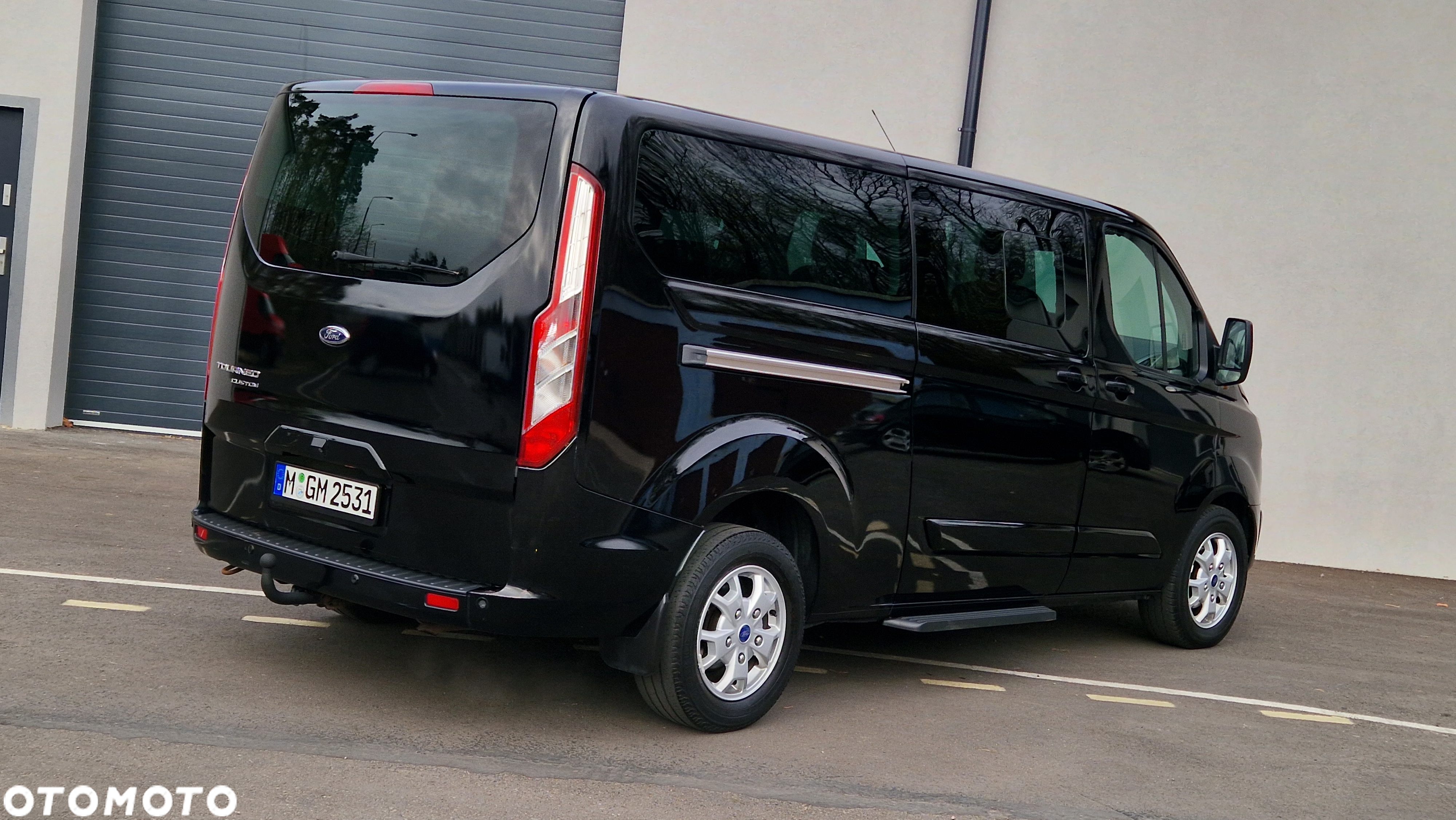 Ford Tourneo Custom 2.0 EcoBlue L2 Shuttle Bus Titanium - 12