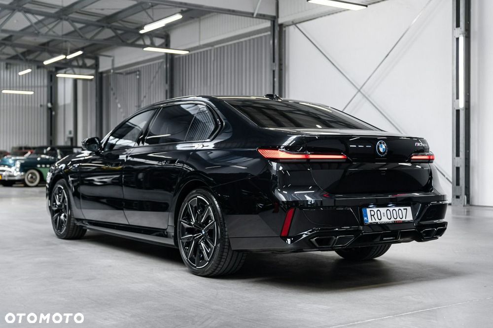 BMW Seria 7 M760e PHEV xDrive Individual Edition sport - 9