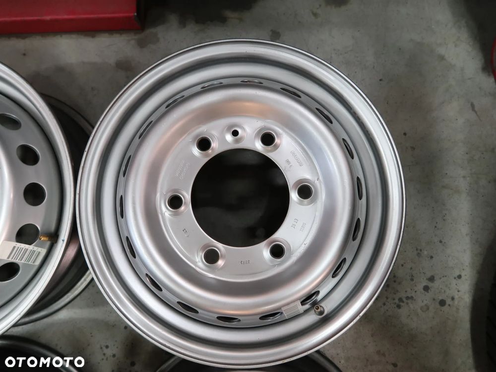 Oryginalne Felgi stalowe IVECO 2025r 16'' - 3