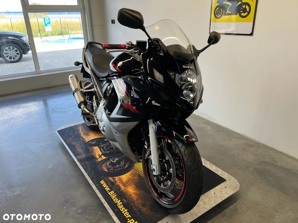 Suzuki GSX - 22