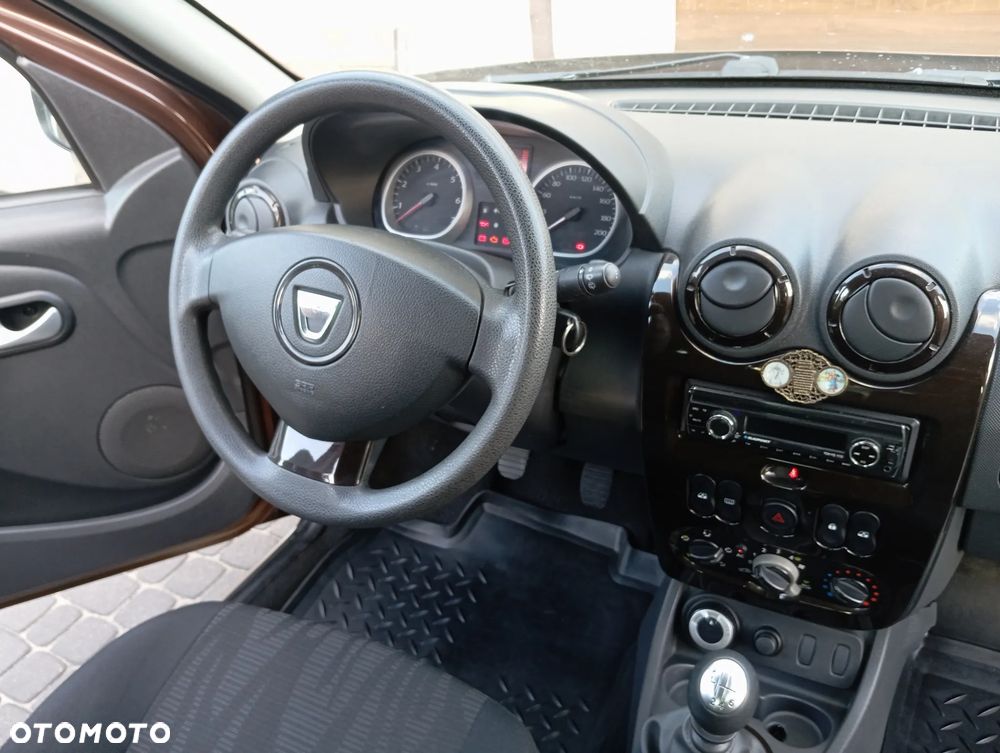 Dacia Duster 1.6 Laureate 4x4 - 32