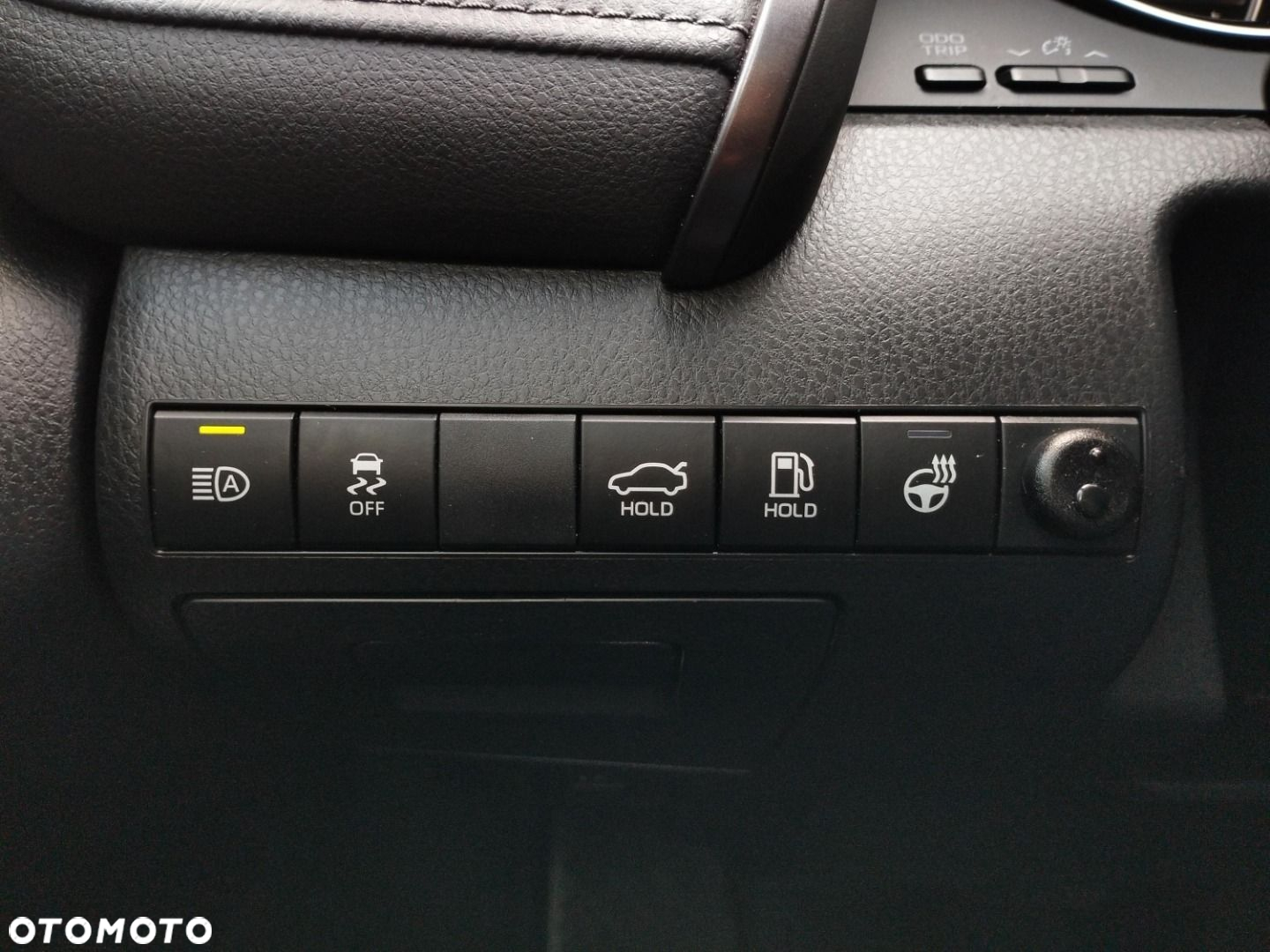 Toyota Camry - 21