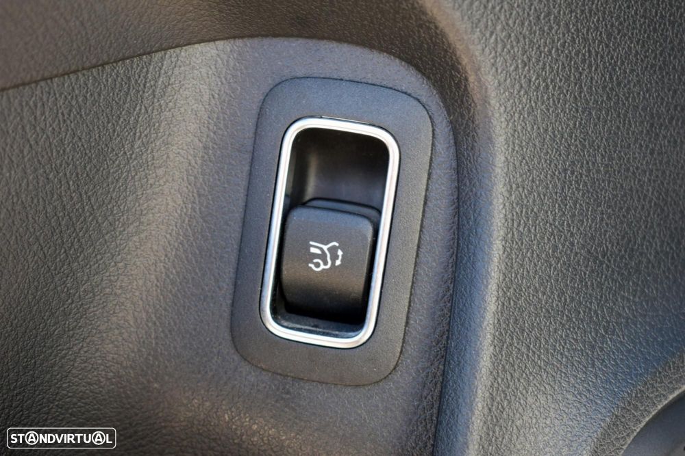 Mercedes-Benz CLA 180 d Shooting Brake AMG Line Aut. - 25