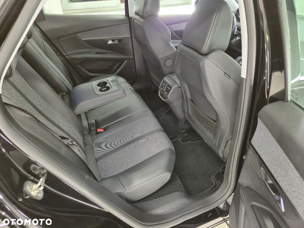 Peugeot 3008 1.2 PureTech Allure S&S EAT8 - 20