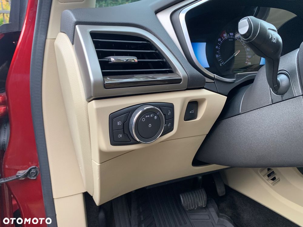 Ford Fusion - 16