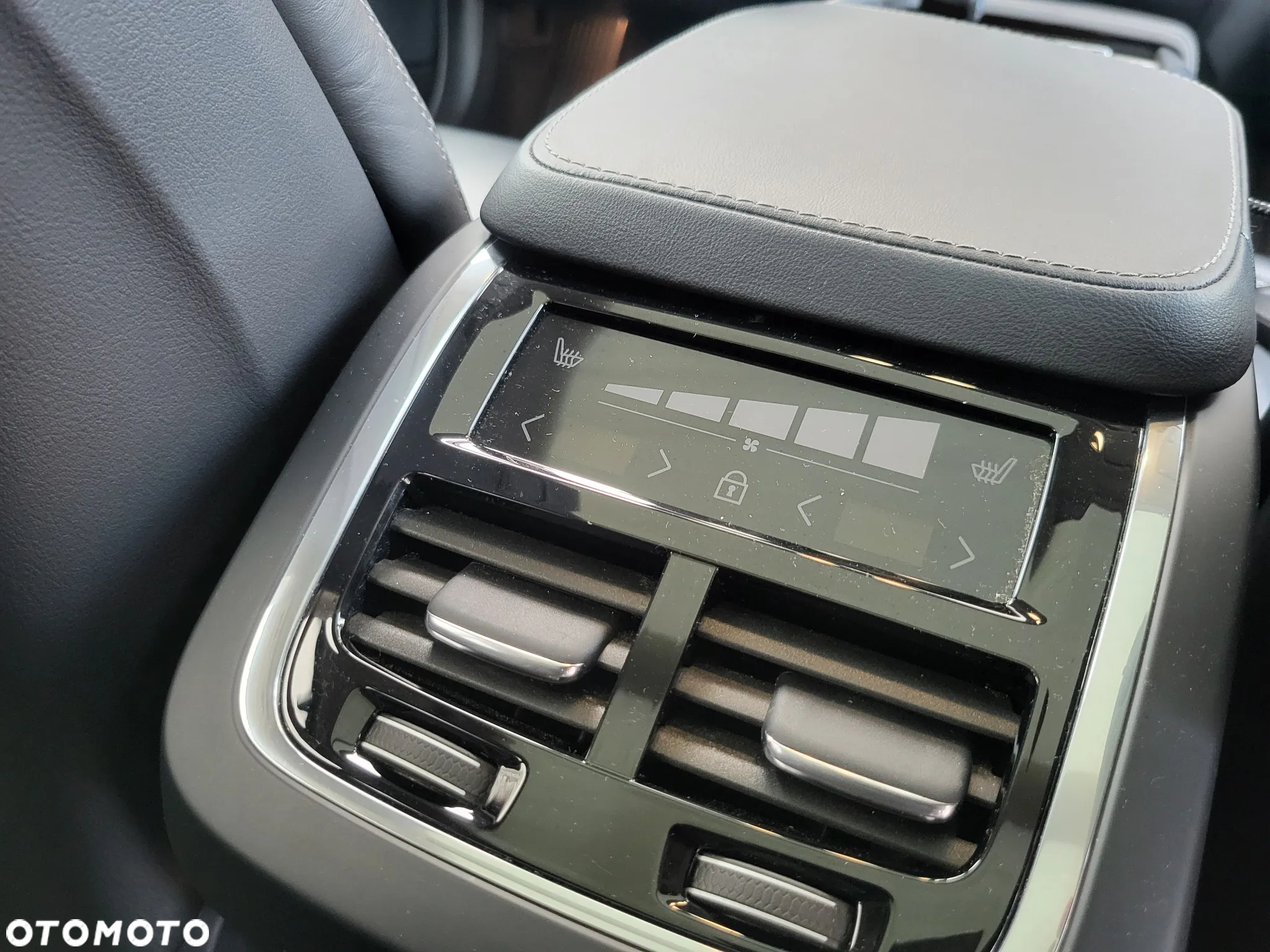 Volvo V90 D5 AWD Momentum Pro - 16