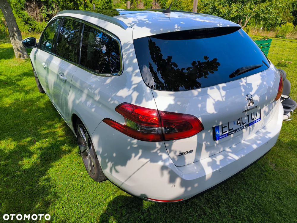 Peugeot 308 1.2 PureTech Allure S&S - 4