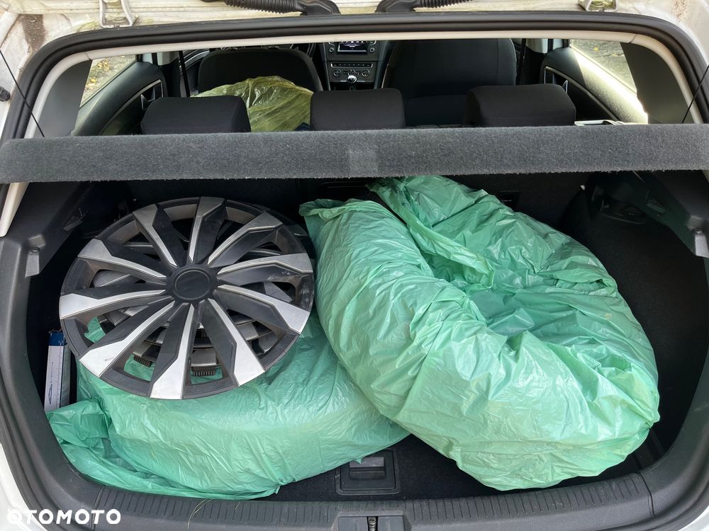 Volkswagen Golf VI 1.6 TDI Comfortline - 8