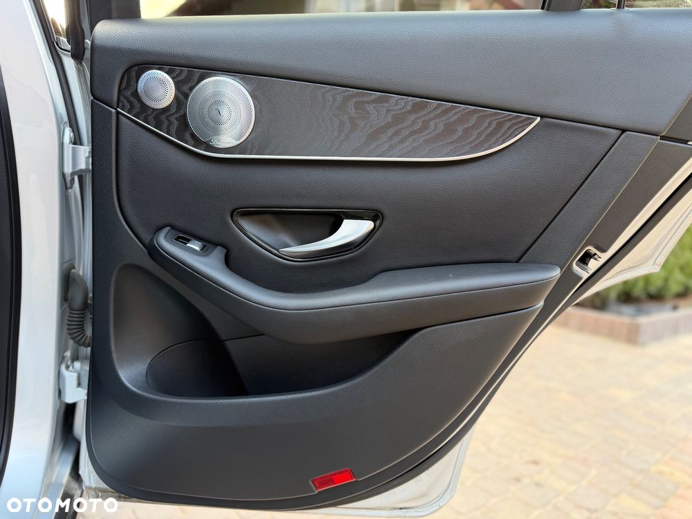 Mercedes-Benz GLC 300 4Matic 9G-TRONIC - 25