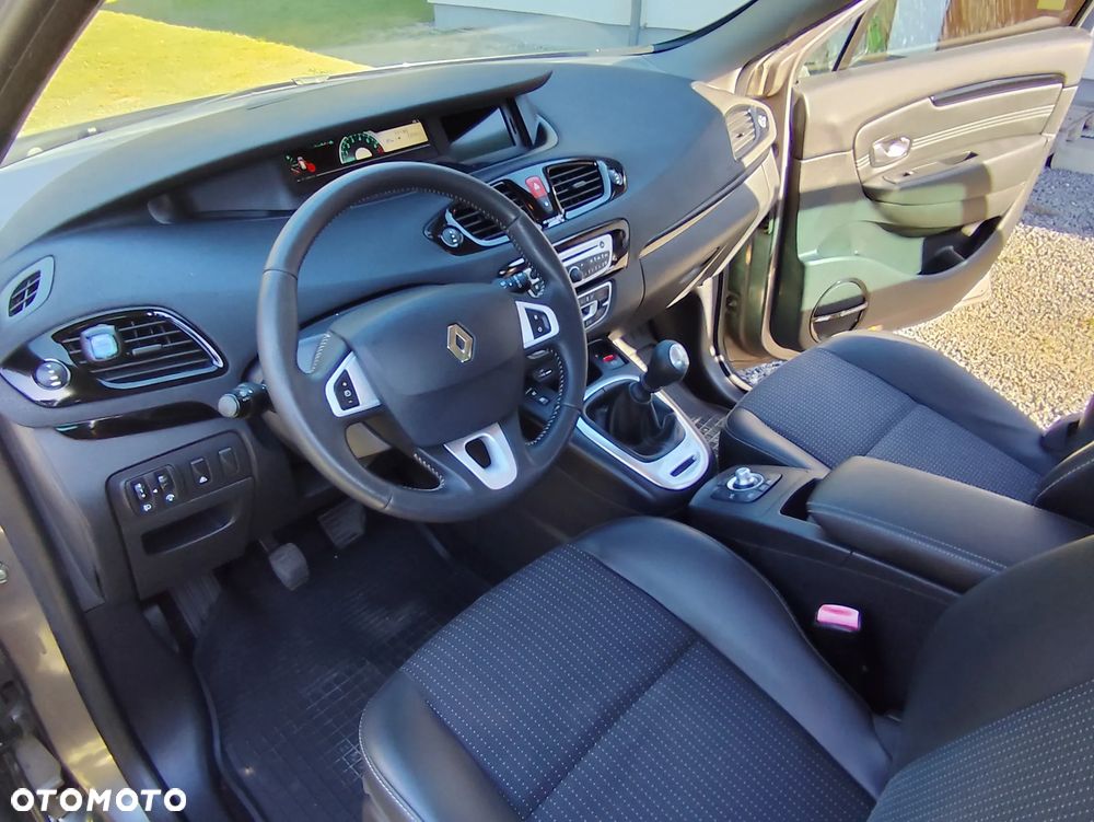 Renault Grand Scenic TCe 130 Bose Edition - 11