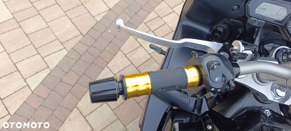 Yamaha FZ - 13