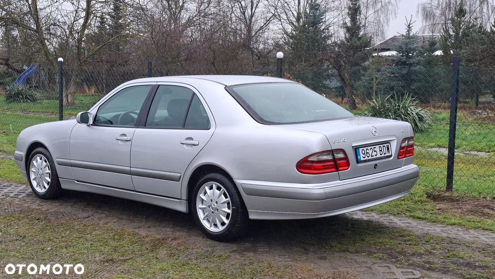 Mercedes-Benz Klasa E 270 CDI Classic - 13