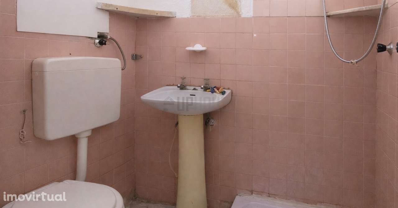 Moradia para Restaurar T2 - Grande imagem: 3/11